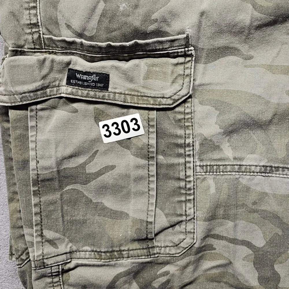 Wrangler Cargo Shorts Men 46 Green Camouflage Stretch Relaxed Fit Hiking Outdoor